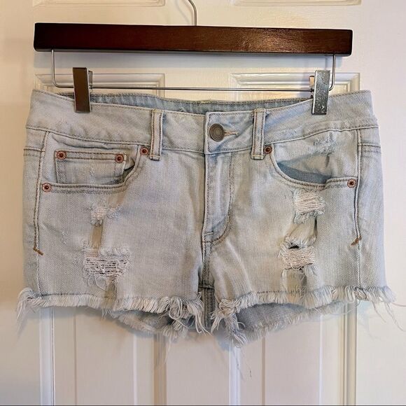 🦅 Stretch light wash American Eagle shorts - Picture 1 of 6